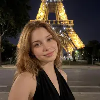 �****